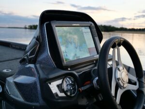 how to read a fish finder